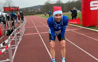 Chrisi nach dem Zieleinlauf – zurück im Wettkampfmodus über eine kurze Distanz.